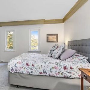 Garnet Hill Premium linen Duvet cover